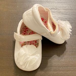 Olive & Edie Baby Girl Shoes White Size 3